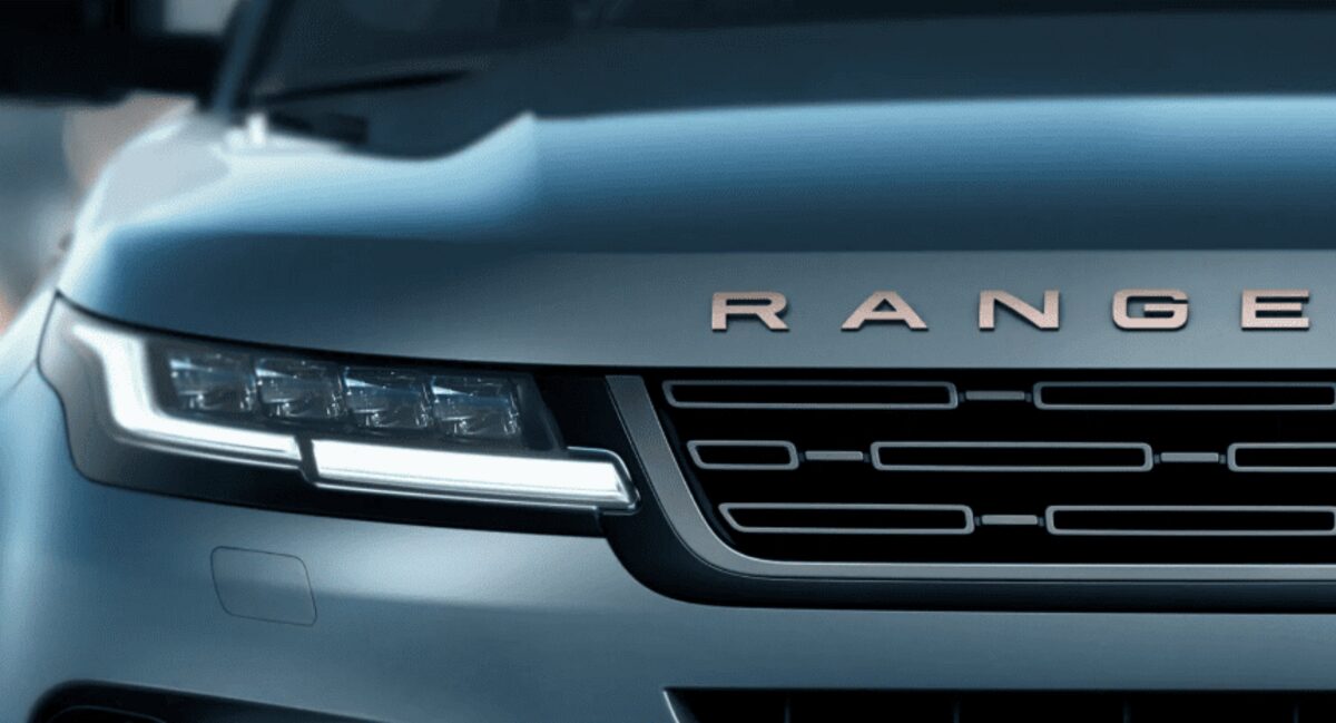 Тисячі Range Rover відкликають через дефект подушки безпеки