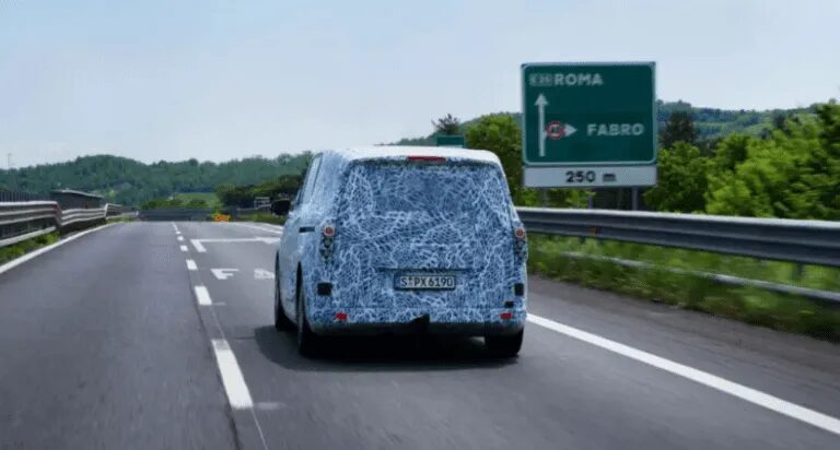 Mercedes готує маневрений та економний мінівен VLE