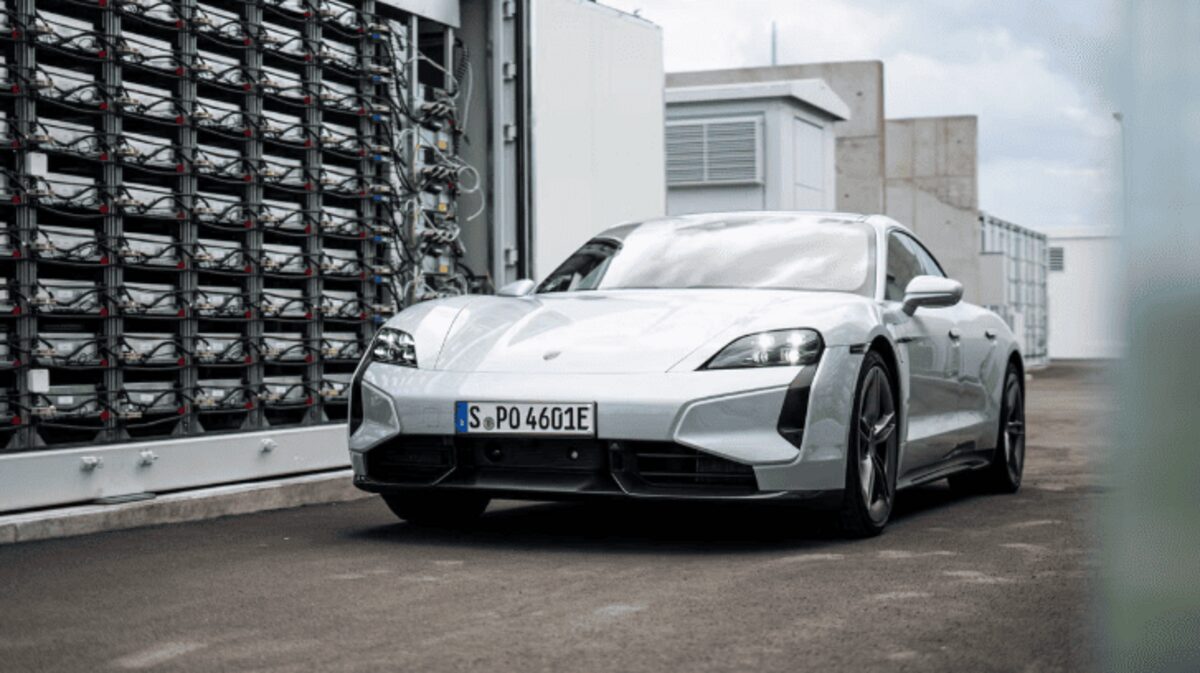 Porsche відмовляється від власних батарей