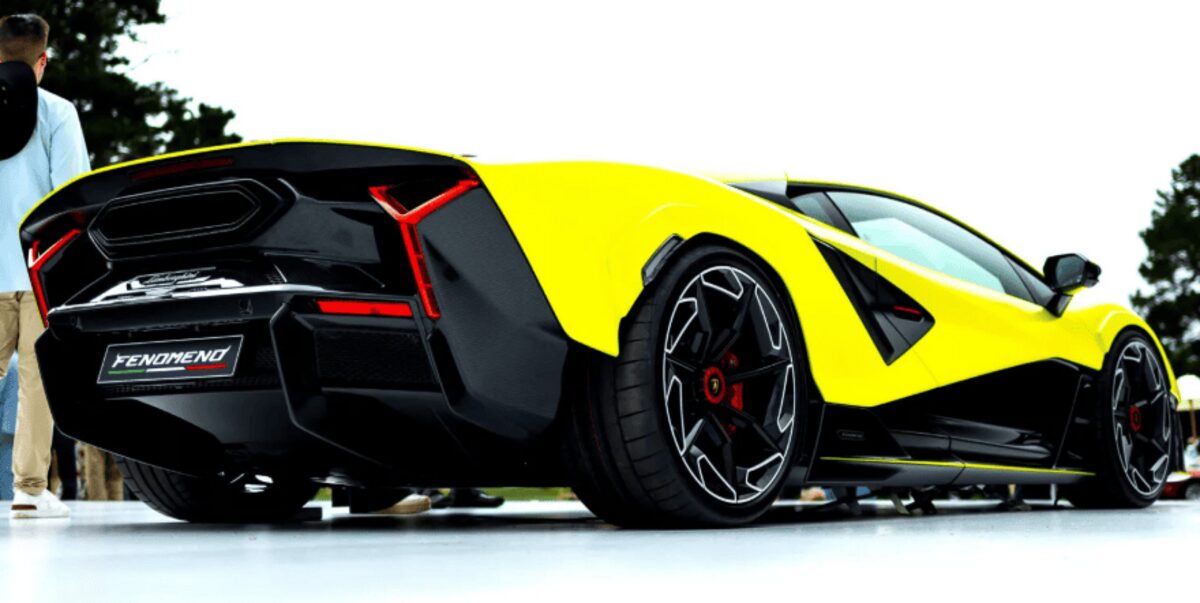 Lamborghini продовжує життя свого легендарного V12