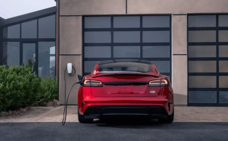 Model S і X зникають із європейського ринку