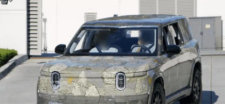 R1T та R1S можуть отримати керування задніми колесами