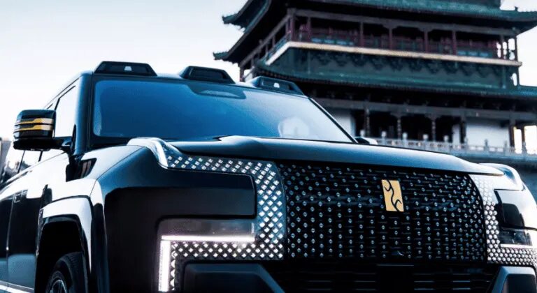 BYD презентує розширену версію YangWang U8L