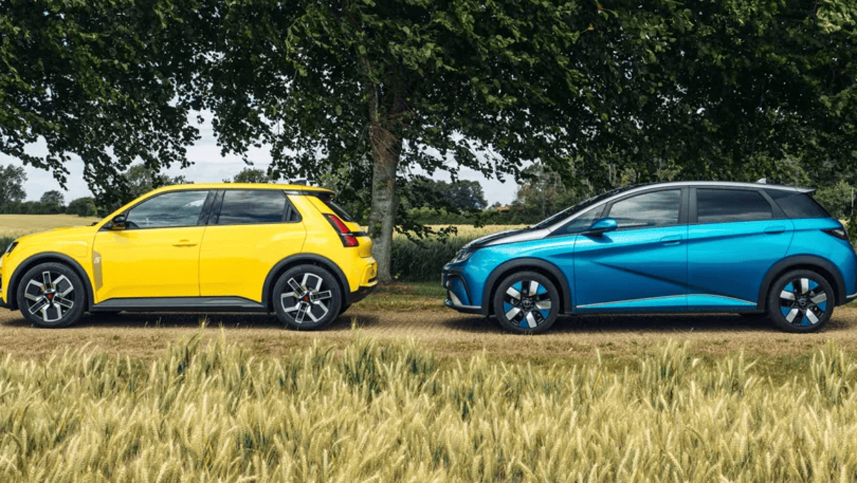 Renault 5 змагається з китайським BYD Dolphin (фото)