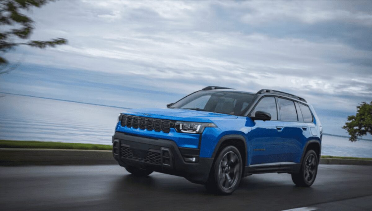 Jeep Cherokee повертається у гібридному форматі (фото)