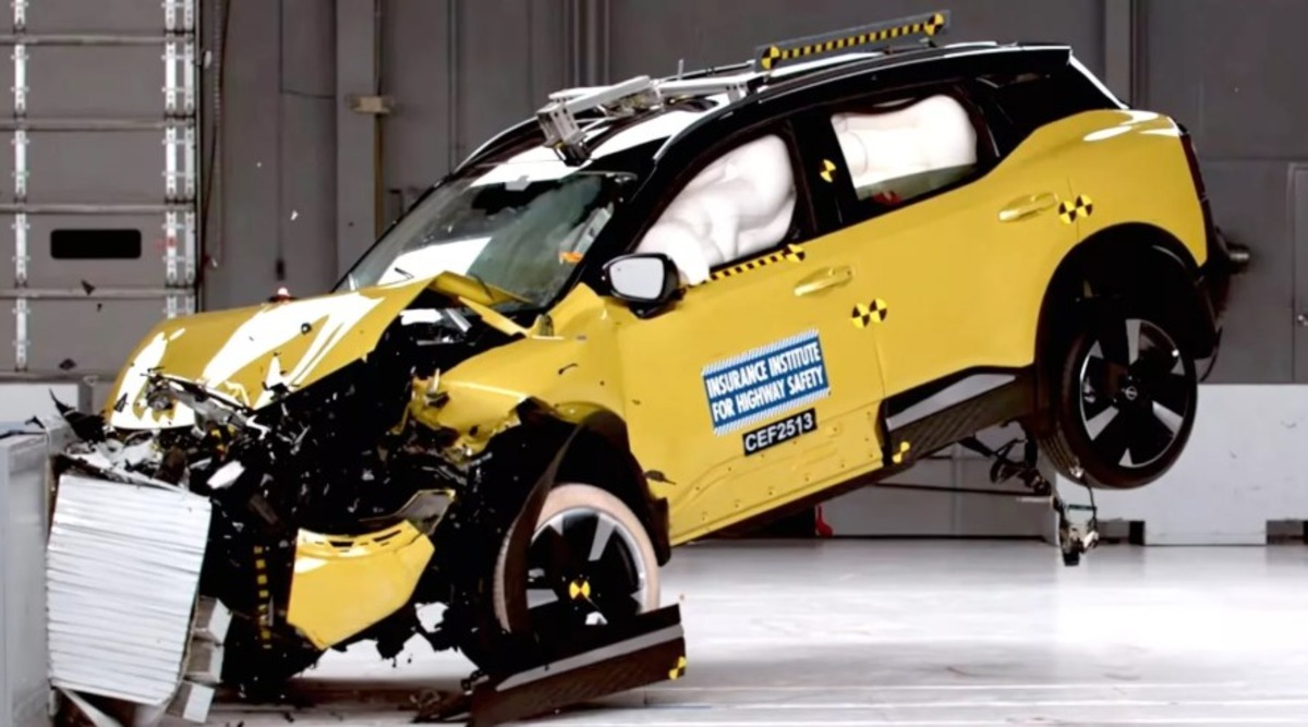 NHTSA відкладає нові стандарти безпеки до 2027 року