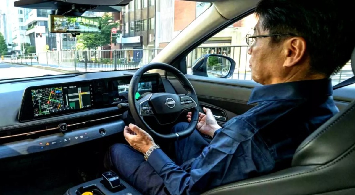 Революція напівавтономного водіння від Nissan(відео+фото)