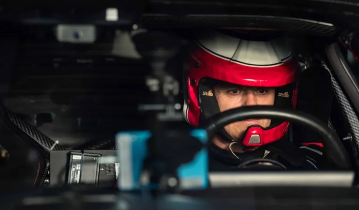 Yangwang U9 Xtreme: 496 км/год у руках легенди(фото)