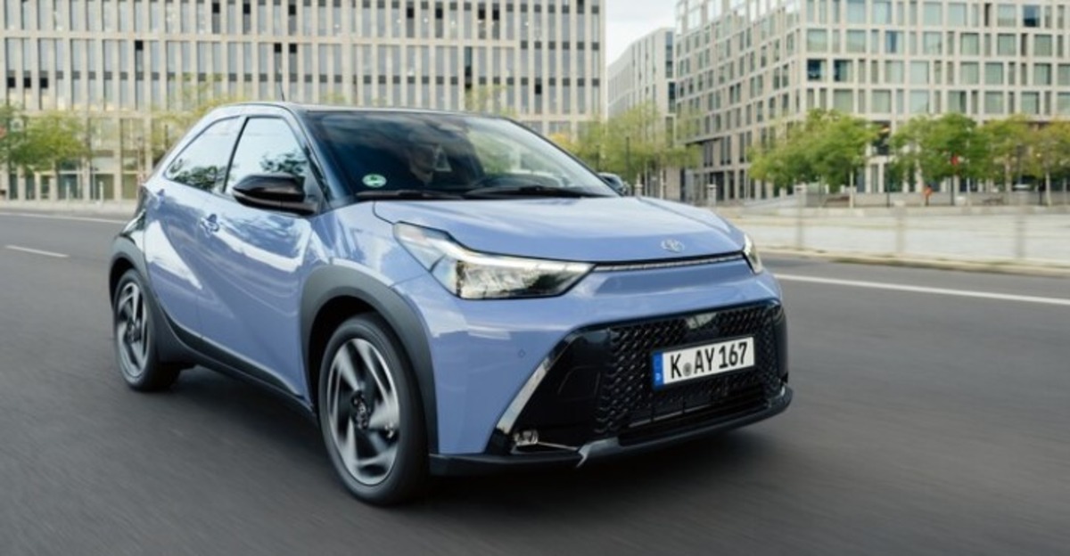 Toyota Aygo X набирає хід завдяки гібриду