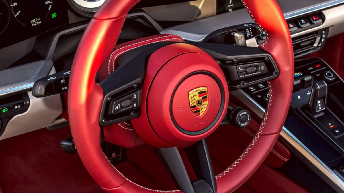 Нова технологія Porsche: кермо з пластику майбутнього (фото)