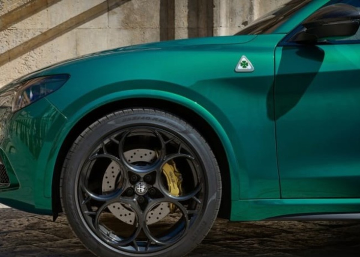 Stelvio Quadrifoglio: драйв за менші гроші (фото)