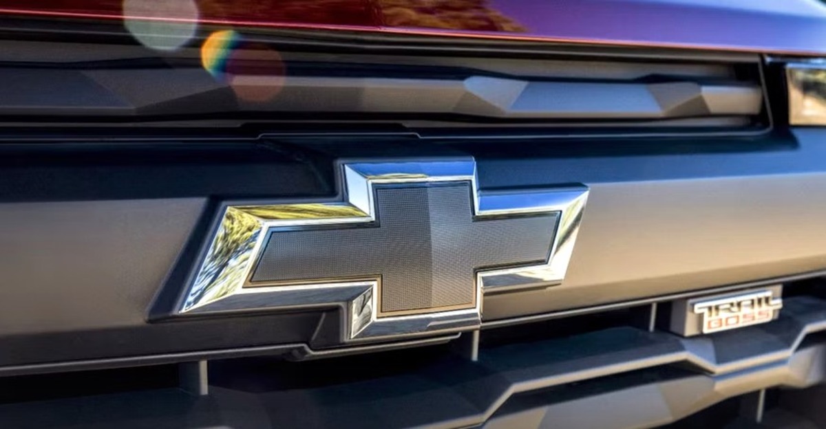 Рекордні продажі та заводські паузи: GM у 2025 році