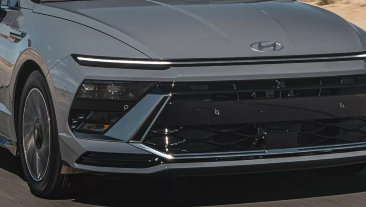 Hyundai зробила Sonata Hybrid доступнішою (фото)