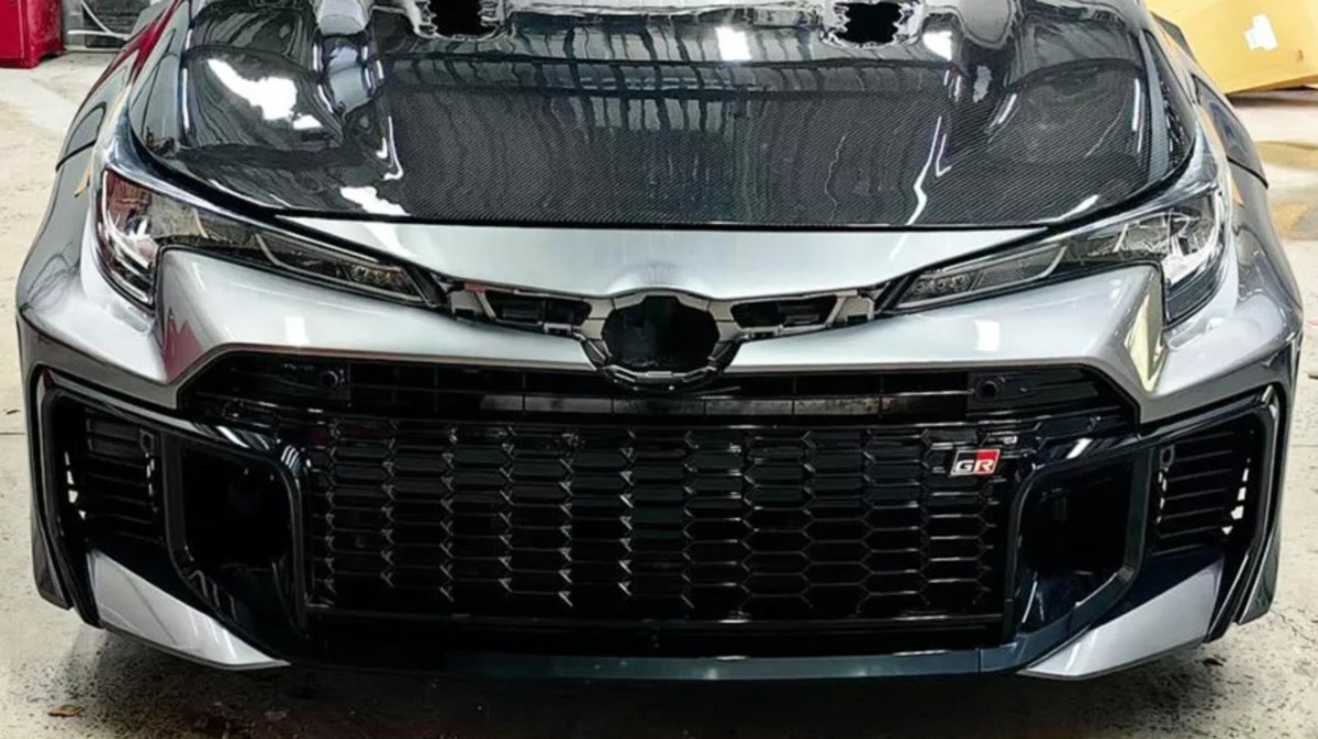 Звичайна Corolla-седан отримає стиль “гарячої” GR! (фото)