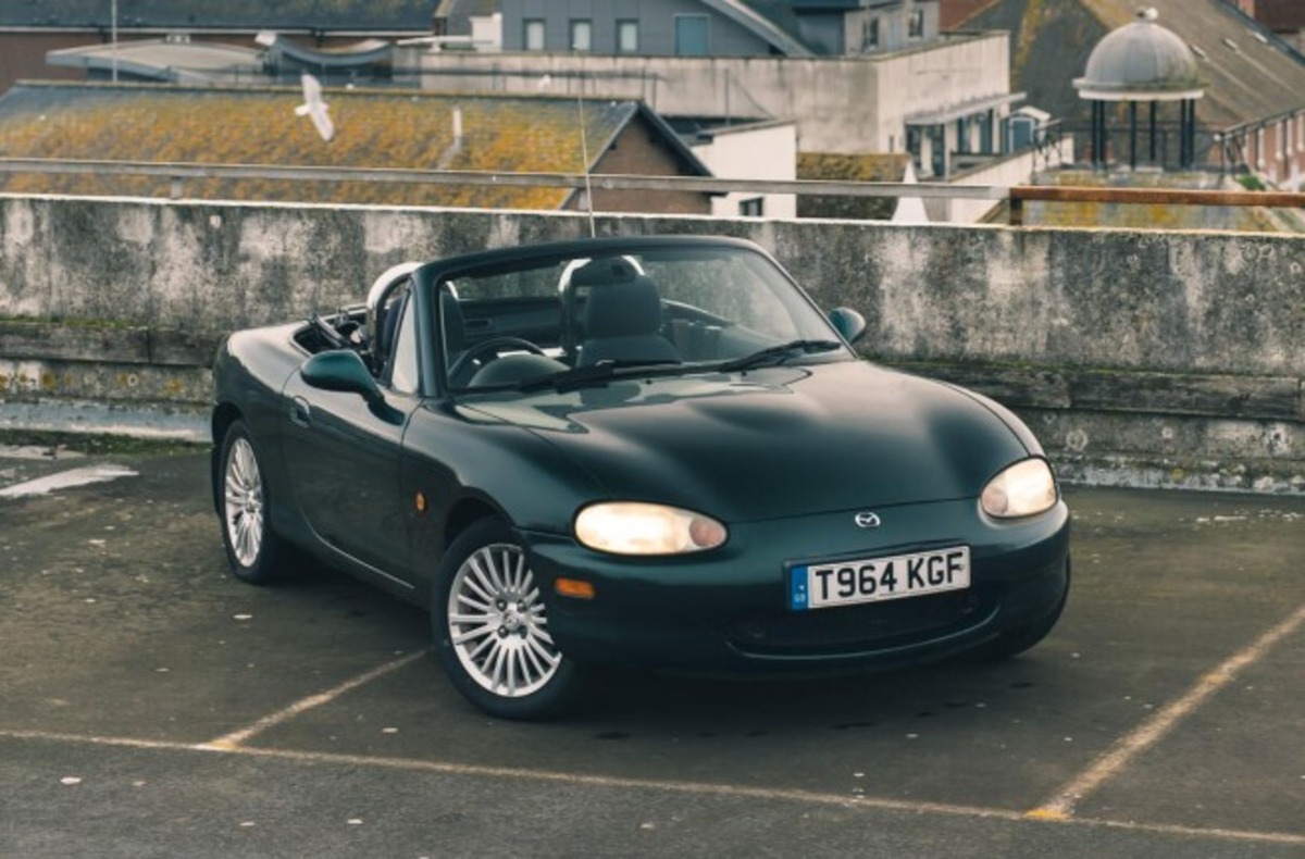 Короткий роман з Mazda MX-5