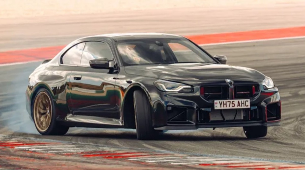 BMW M2 CS: спорткар для кожного дня (огляд+фото)