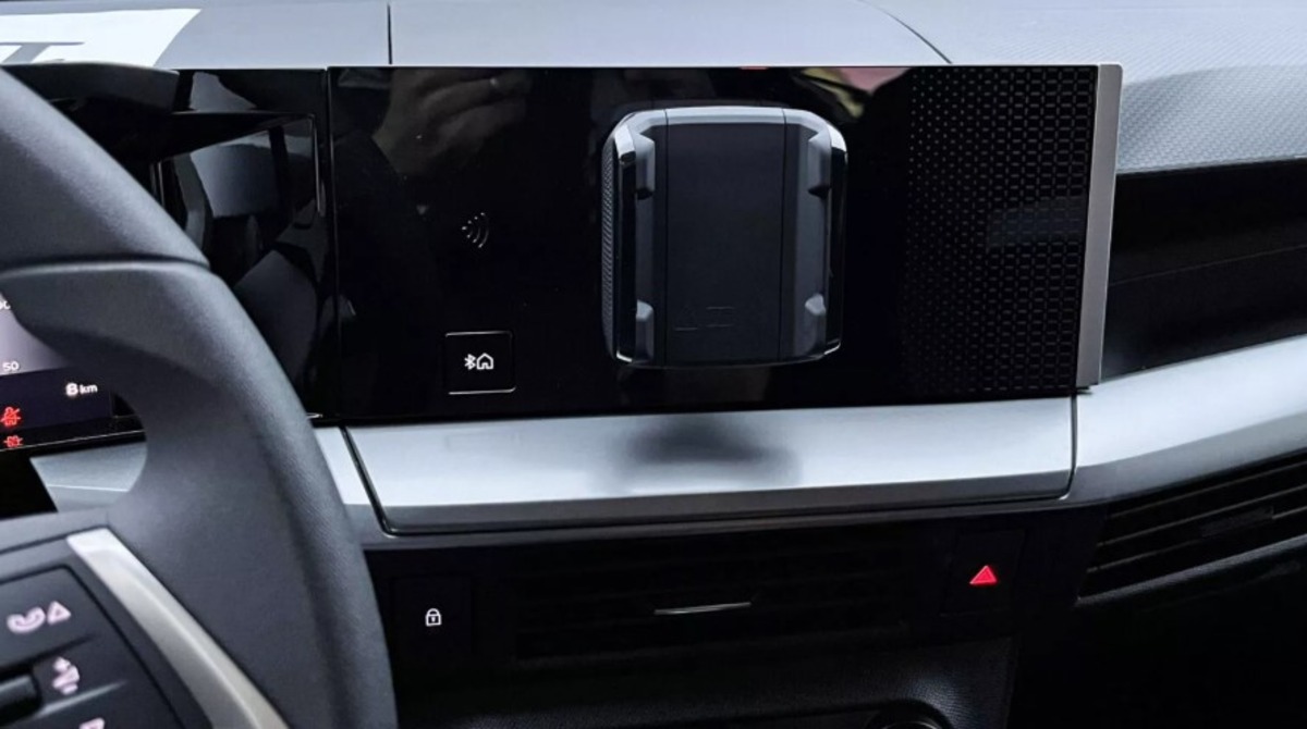 SUV від Stellantis без сенсорного екрану (фото)