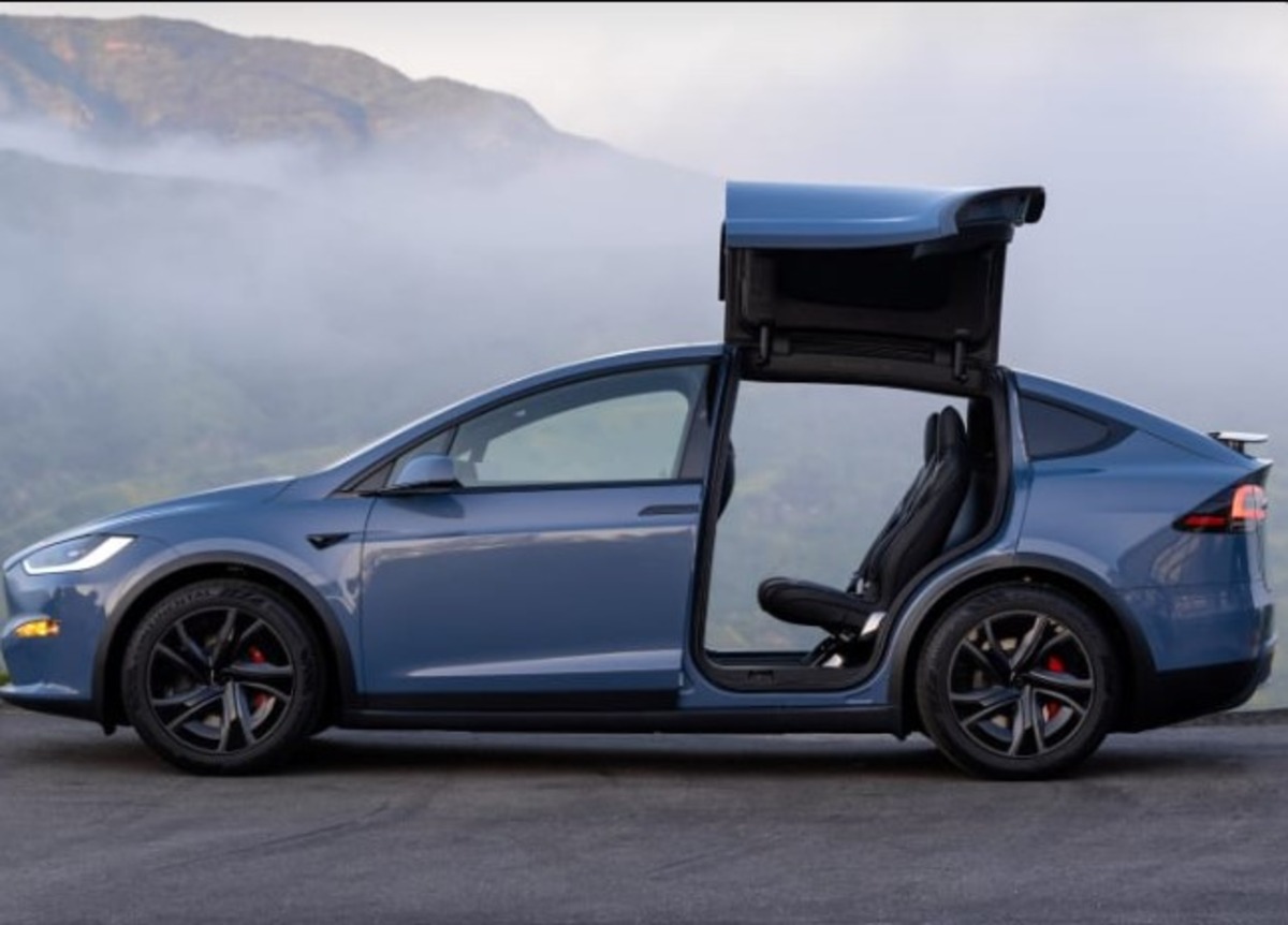 Як Tesla зменшила вагу Model X на 181 кг