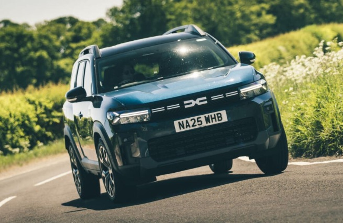 Dacia створює великий універсал на базі Bigster