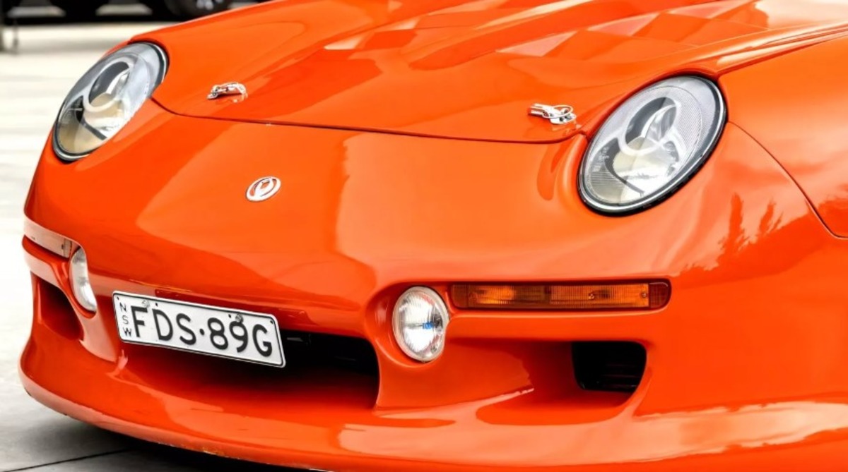 Mazda RX-7 з автографом «короля дрифту». (фото)