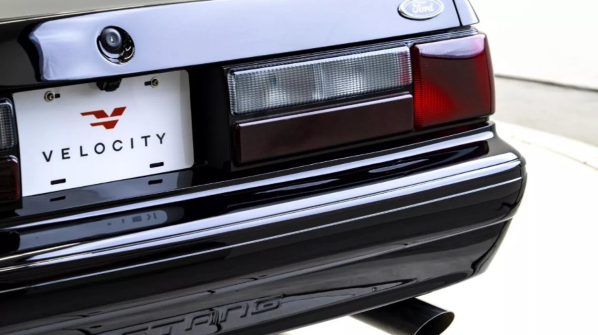 Velocity створила Mustang, який перевершує спогади про 90-ті