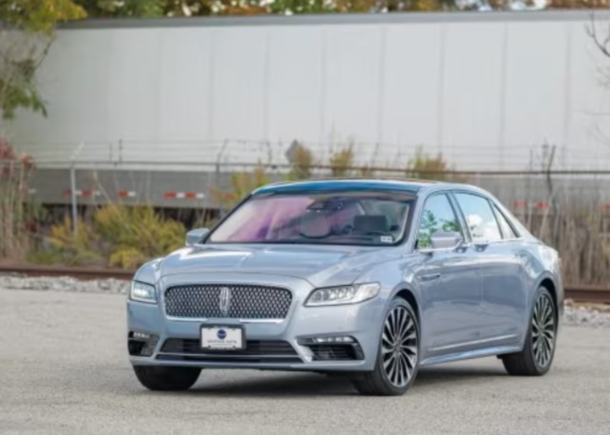 2020 Lincoln Continental Coach Door на аукціоні