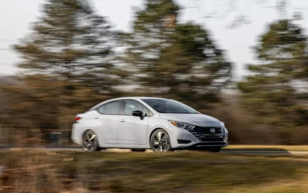Nissan прибирає Versa з лінійки, найдешевша машина зникла