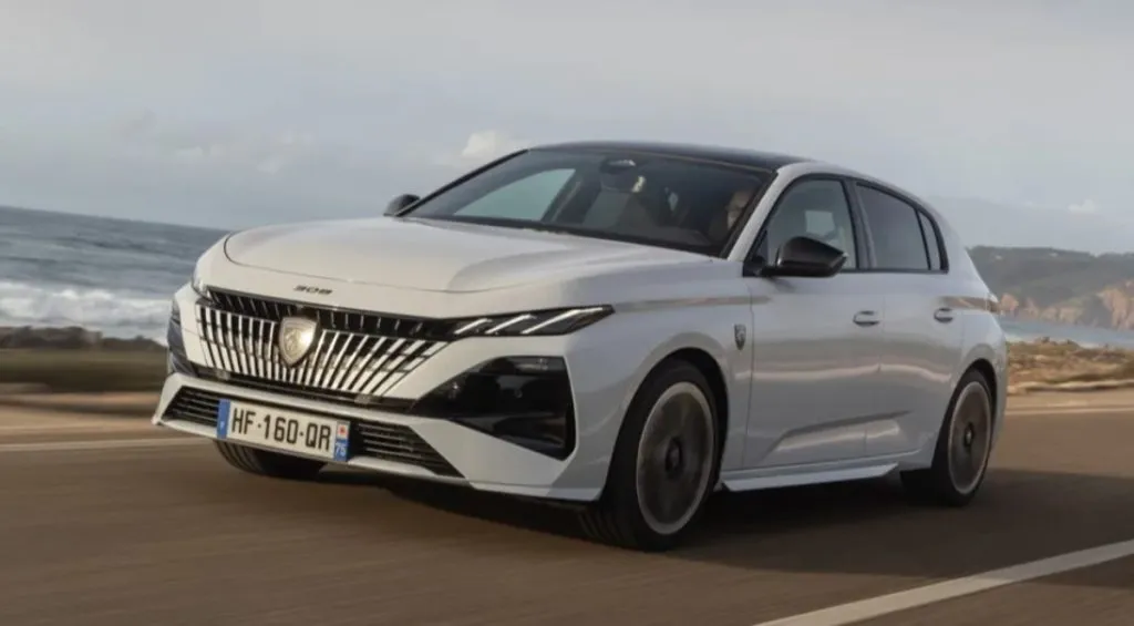 Peugeot 308: сучасний хетчбек для тих, хто не хоче SUV (огляд)