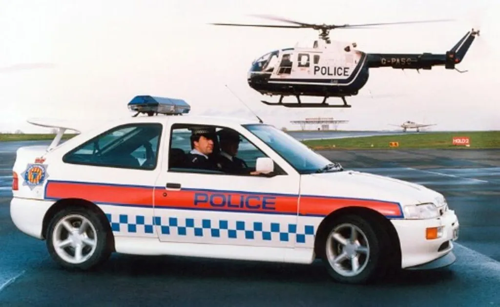 Круті поліцейські машини з усього світу (фото)