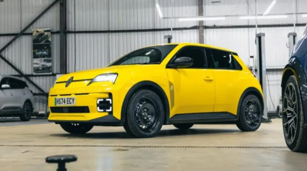 Renault 5 на сталевих дисках: французький підхід (огляд)