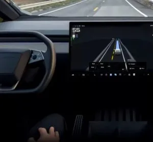 Базовий Autopilot у Tesla стає платним (відео)
