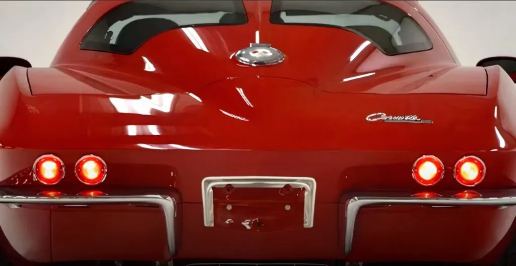 Рідкісний сучасний Корвет із класичним стилем (фото)