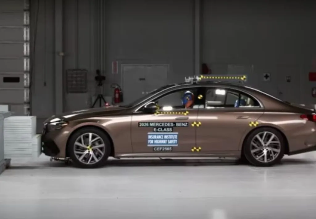 Mercedes-Benz E-Class 2026 показав слабкі результати безпеки