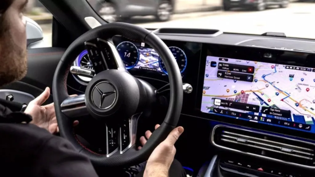 Mercedes дозволить їздити містом без рук із MB.Drive Assist Pro