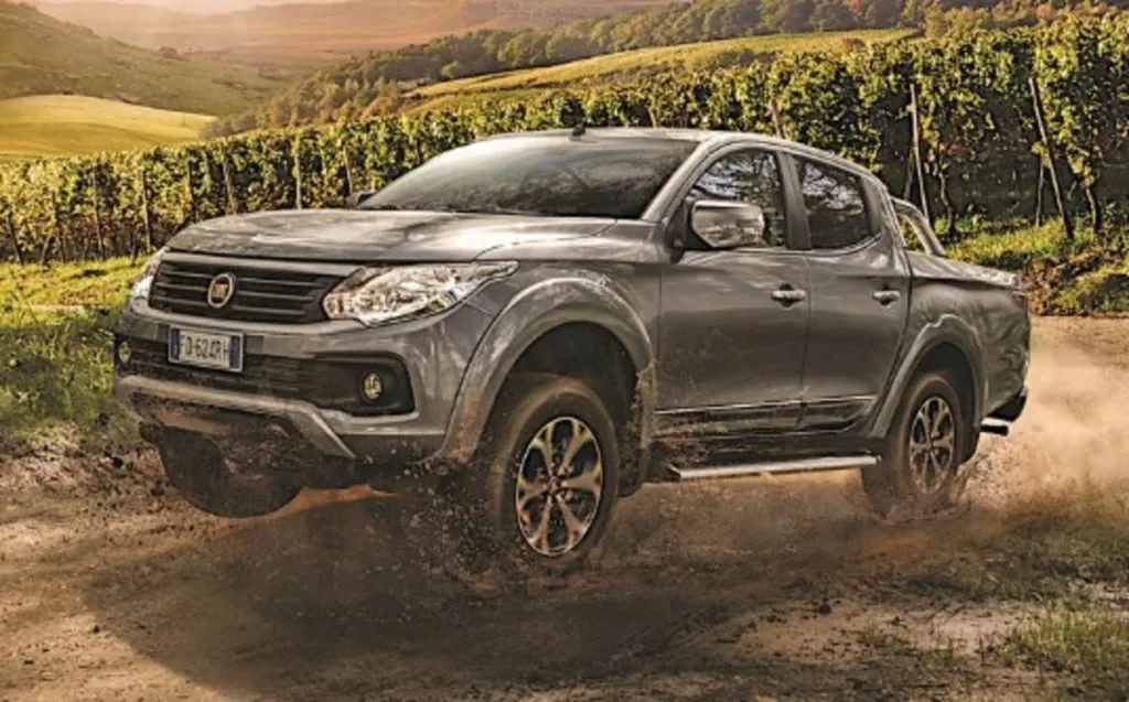 Рідкісні “двійники”: незвичні автомобілі з чужими шильдиками