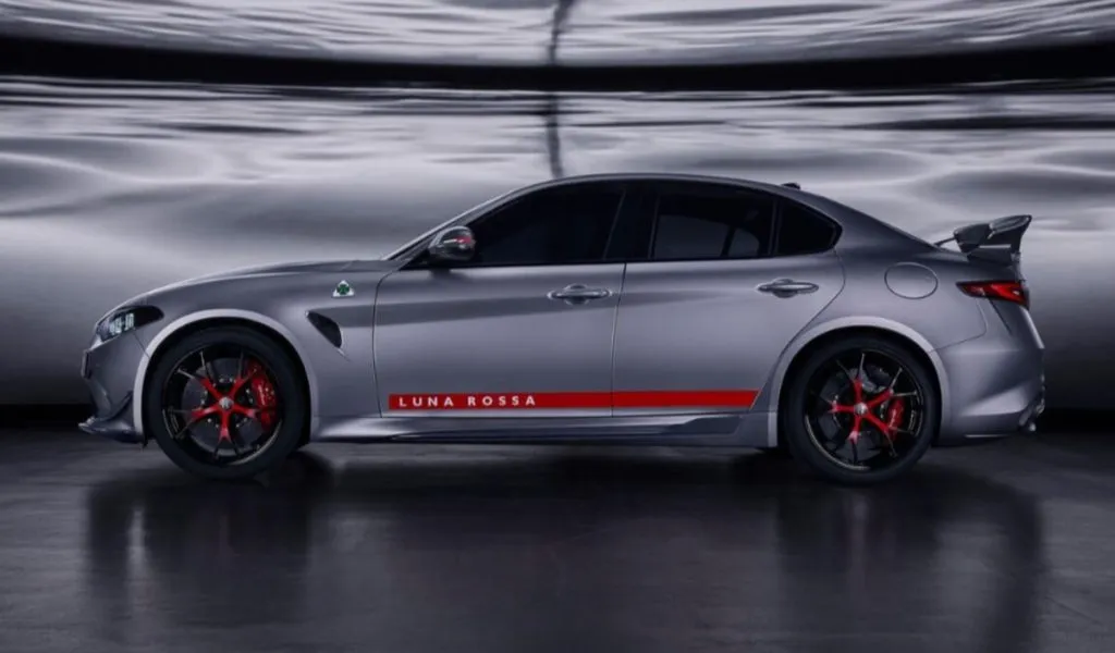 Alfa Romeo запускає Giulia Quadrifoglio Luna Rossa (фото)
