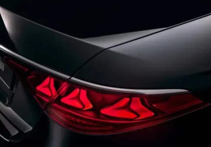 Новий Mercedes S-Class став ще розумнішим (фото)