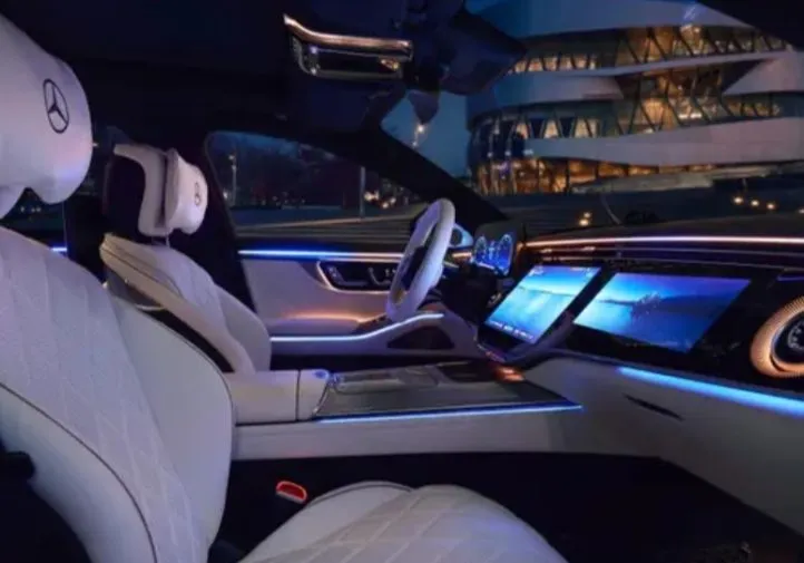 Новий Mercedes S-Class став ще розумнішим (фото)