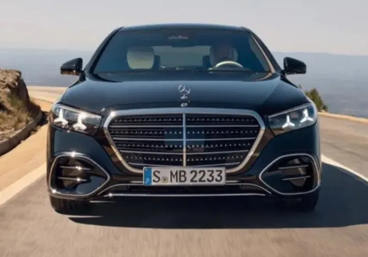 Новий Mercedes S-Class став ще розумнішим (фото)