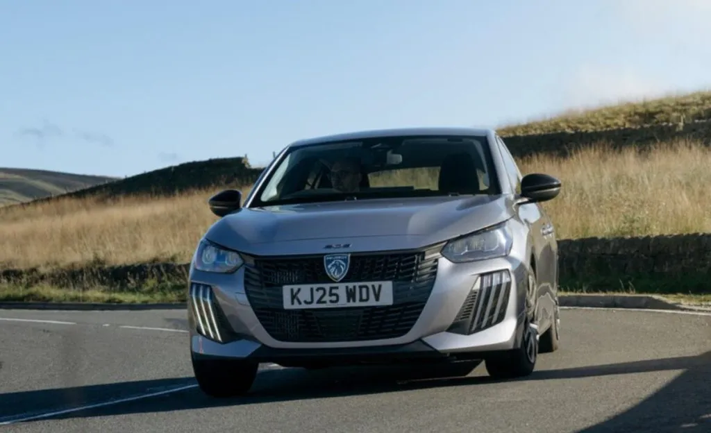 Peugeot 208 Style: Остання фортеця справжнього водія (фото)