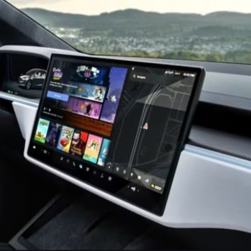Tesla і Apple CarPlay: інтеграція затримується