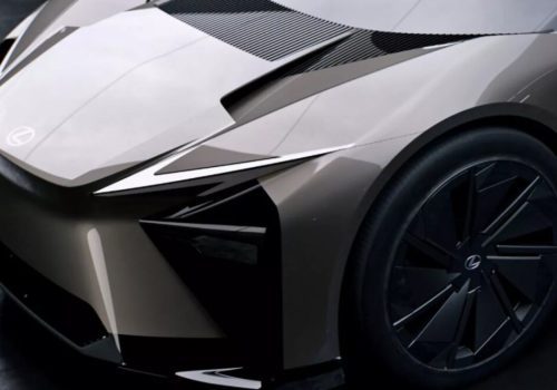 Lexus IS змінює формат: преміальний седан переходить на EV