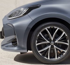 Toyota Yaris наступного покоління: гібрид і електро (фото)