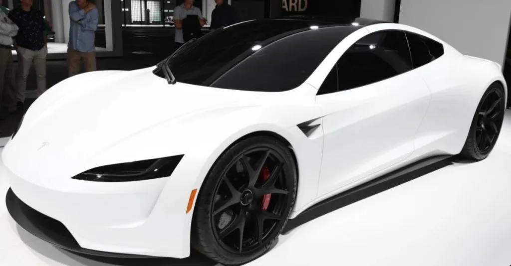 Tesla Roadster знову на горизонті (фото)