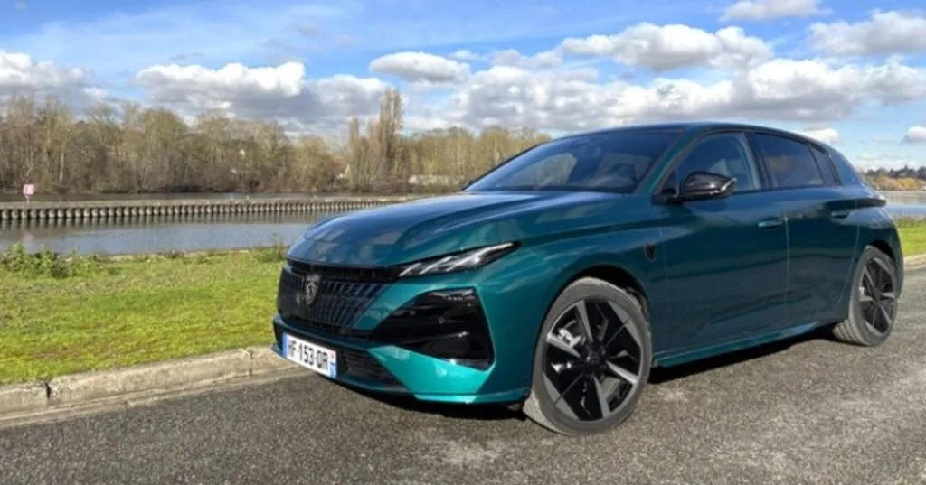Peugeot e-308 після рестайлінгу: краще, але чи достатньо?