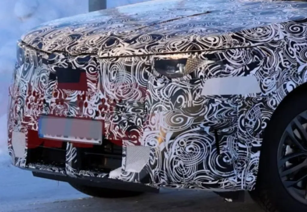 BMW X1 2027: фейслифт із «подвійним обличчям» (фото)