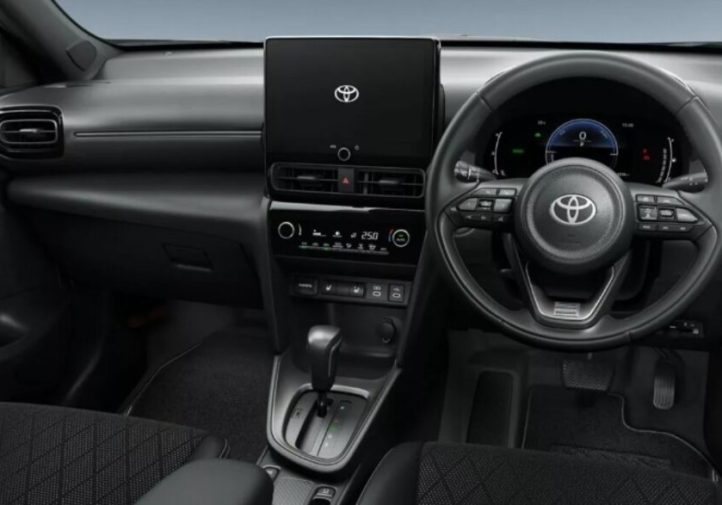 Toyota Yaris отримала механіку, але втратила технологію (фото)