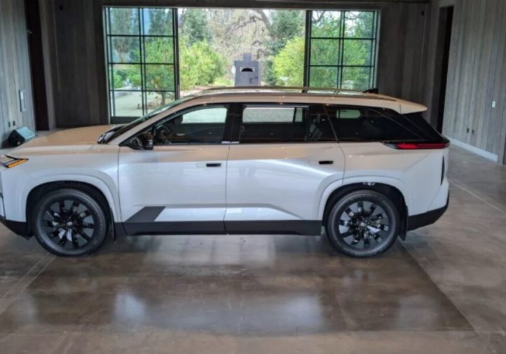 Електричний Highlander з ручками, що мають механічний запас