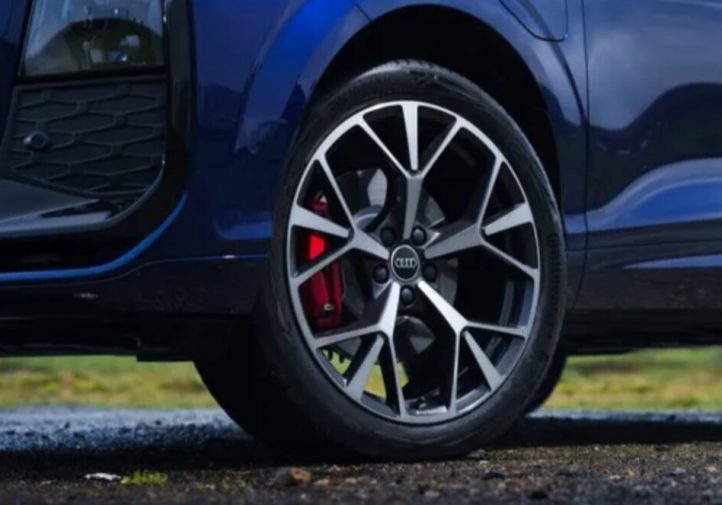 Оновлений Audi Q3: ставка на дизайн і цифровізацію (огляд)