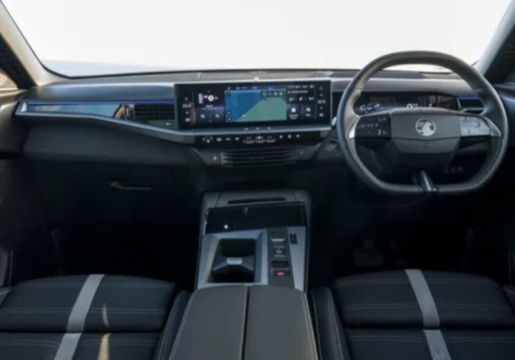 Vauxhall Grandland Electric : ставка на практичність (огляд)